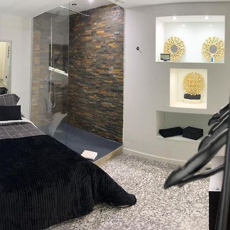 Modern Room With Indoor Shower Near The River - Quarto Moderno Com Duche Interior Proximo Da Ribeira فيلا نوفا دي غايا المظهر الخارجي الصورة