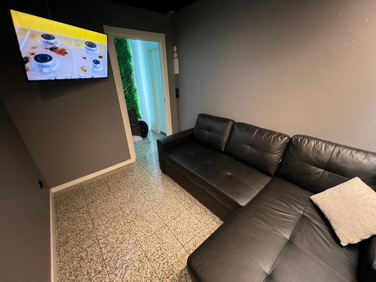 Modern Room With Indoor Shower Near The River - Quarto Moderno Com Duche Interior Proximo Da Ribeira فيلا نوفا دي غايا المظهر الخارجي الصورة